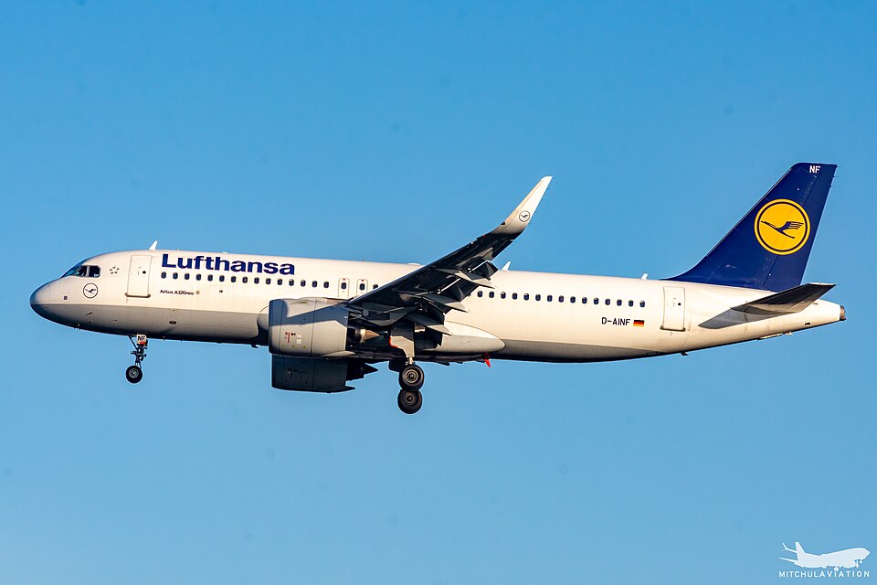 D-AINF – registrierungsgenaues Aircraft-Foto