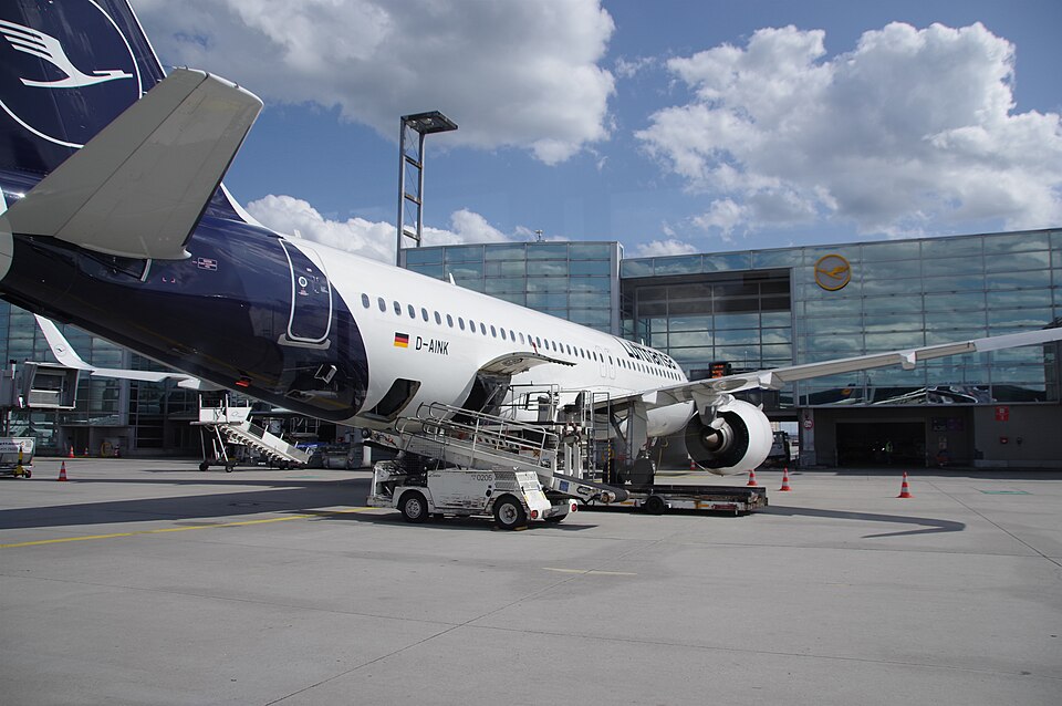 D-AINK – registrierungsgenaues Aircraft-Foto