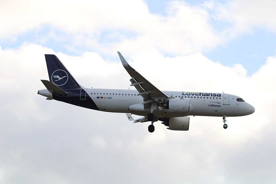 D-AINY – registrierungsgenaues Aircraft-Foto