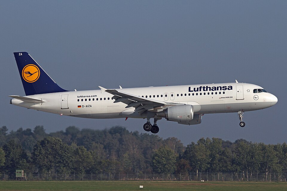D-AIZA – registrierungsgenaues Aircraft-Foto