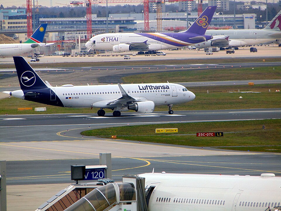D-AIZX – registrierungsgenaues Aircraft-Foto